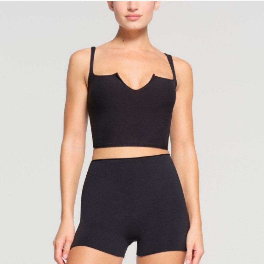 SKIMS Black V-Notch Stretch Cropped Tank